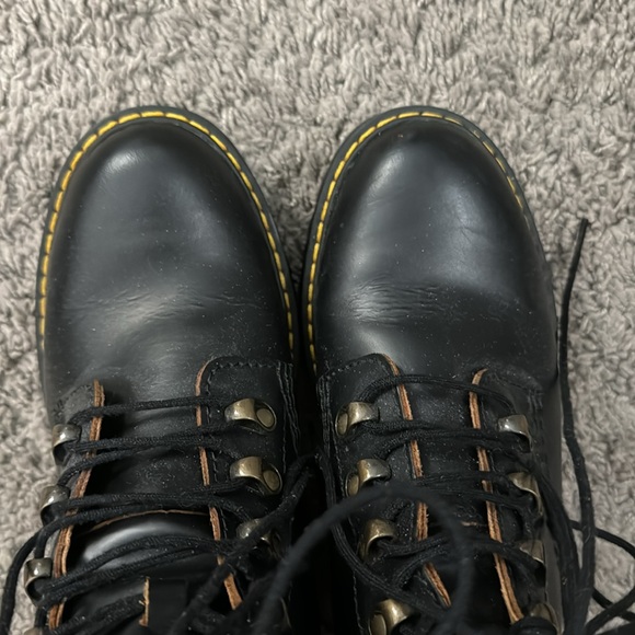 DR MARTENS LEONA PLATFORM BOOTS - Picture 5 of 7